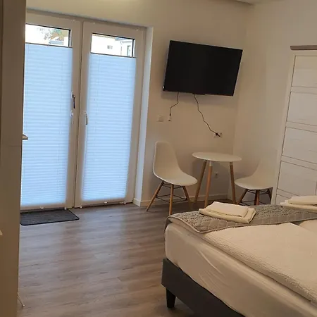 Privatunterkunft Zimmer-vermietung Neben Der Median-klinik *